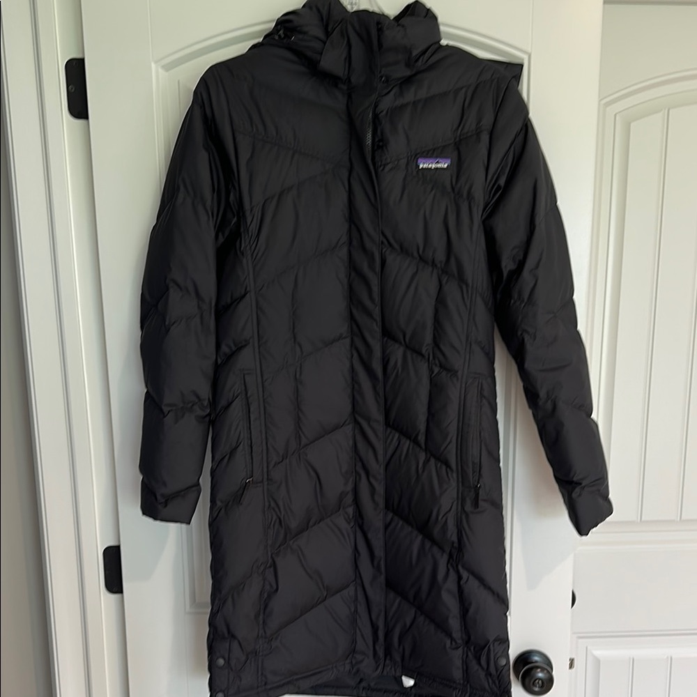Like New Patagonia Women's Down With It Parka - Black